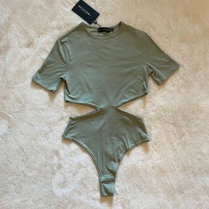 NWT Pretty Little Thing Sage Grn Cutout Bodysuit